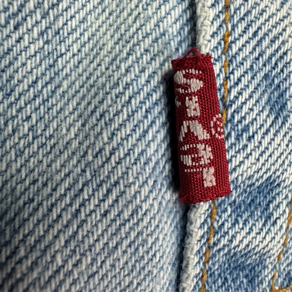 Levis 550 Jeans Mens 33 (30x32) Relaxed Vintage 90s 1996 Made in USA Light Wash